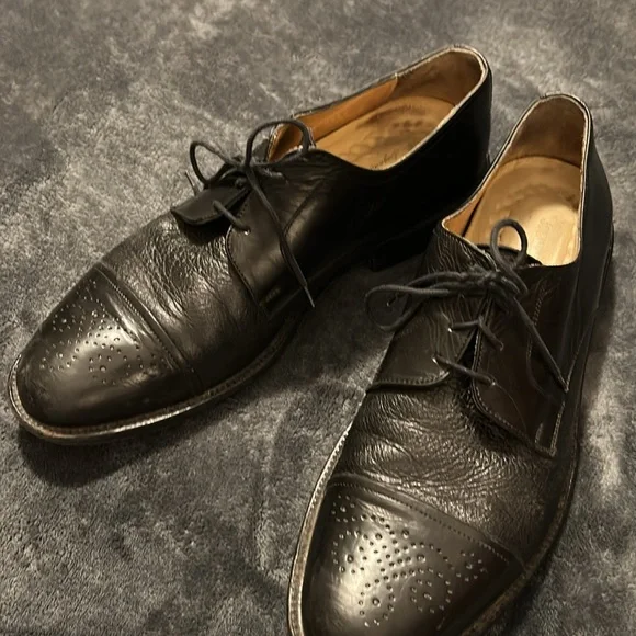 Johnston & Murphy Black Leather Men's Dress Shoes - Picture 7 of 12